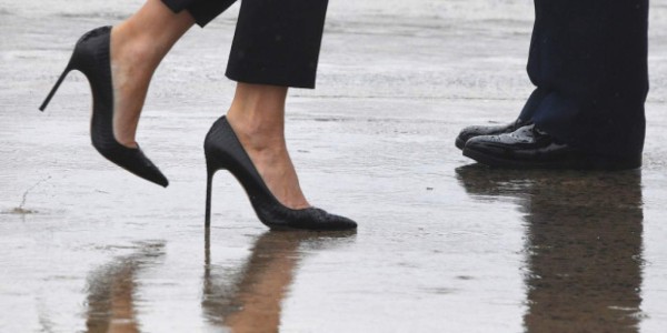 FOTOS: Los costosos zapatos que utiliza Melania Trump durante su apretada agenda