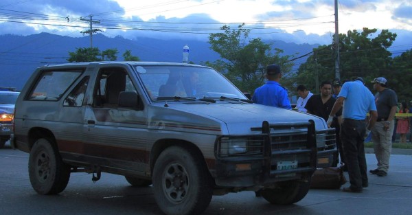 Matan a expolicía dentro de su vehículo en San Pedro Sula