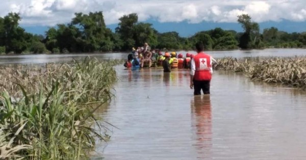 Continúa el rescate de hondureños afectados tras el doloroso paso de Eta (FOTOS)