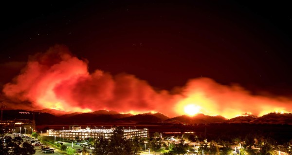 Las impactantes imágenes del voraz incendio forestal en California