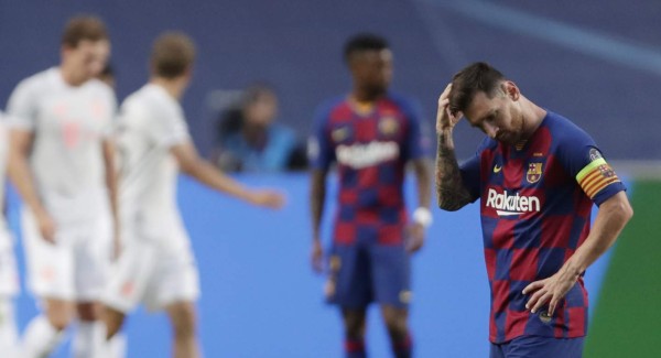 Cabizbajo, impotente y frustrado: El Messi humillado frente al Bayern