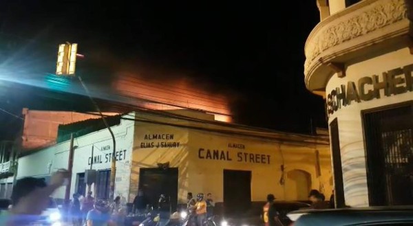 Las imágenes del voraz incendio en el casco histórico de la capital de Honduras