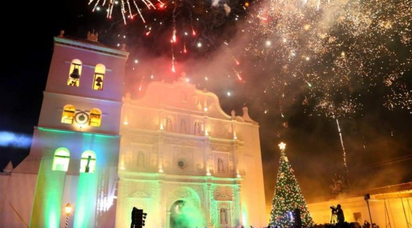 Hondureños celebran llegada de año nuevo con curiosos rituales