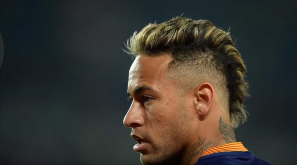 Los descabellados, sorprendentes y locos looks de Neymar