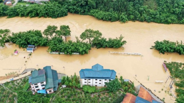 Muerte y destrucción: impactantes fotos de las inundaciones en China