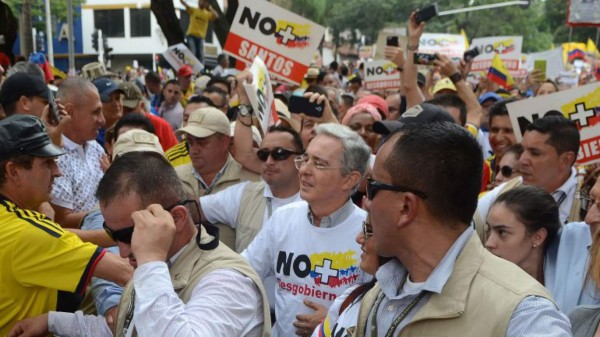  Efectúan protestas contra el gobierno de Santos en Bogotá y Medellín