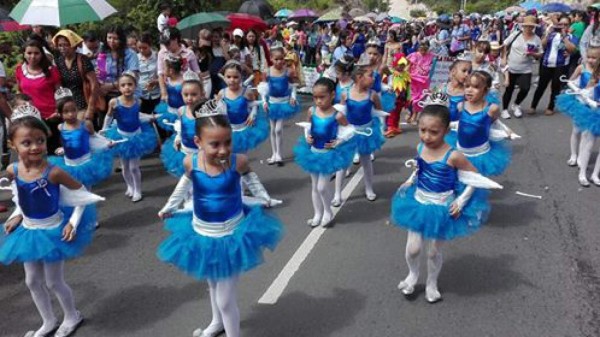 Nuestros lectores comparten fotos de sus lindas palillonas ¡En Honduras hay belleza!