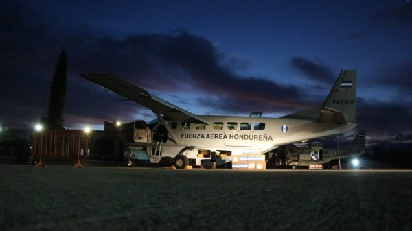 FOTOS: En tres aviones fue enviada ayuda humanitaria de Honduras a Venezuela