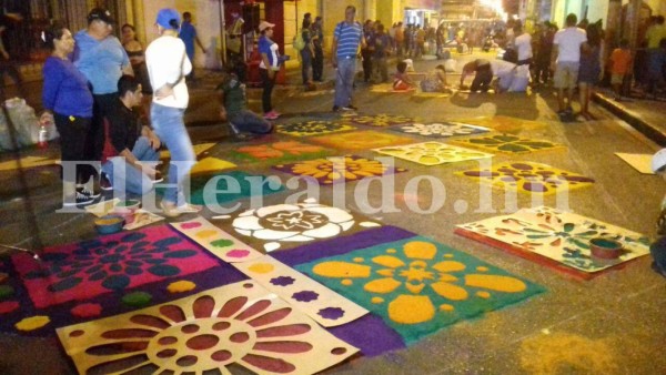 Semana Santa: Arte y tradición en alfombras religiosas en la capital