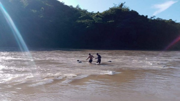 Por aire y río abajo, así fue la búsqueda de un militar y tres agentes de la ATIC que naufragaron en Colón (FOTOS)