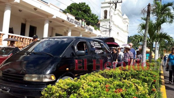 FOTOS: Doloroso entierro de nieto del exdiputado Carlos Interiano que murió de dengue grave