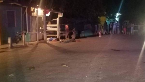 FOTOS: Así quedó la escena de la masacre que dejó seis muertos en Villanueva, Cortés