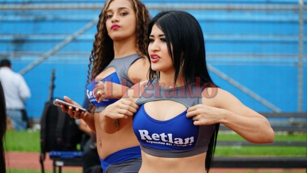 Guapas hondureñas invaden el estadio Olímpico en la final Real España vs Motagua