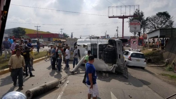 Impactantes fotos del aparatoso accidente de rastra en Siguatepeque