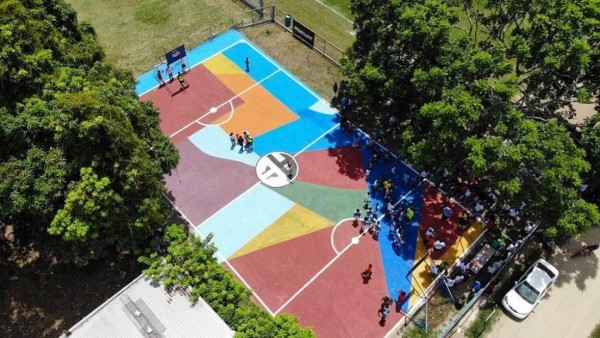 Fundación Alberth Elis restaura centro deportivo en Chamelecón