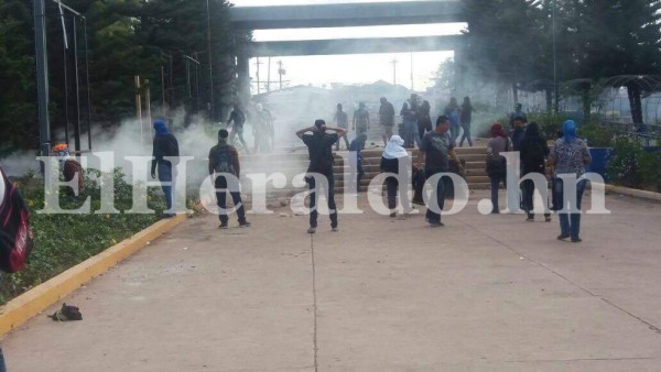 Así fue el desalojo de estudiantes que protestaron a favor de Kevin Solórzano