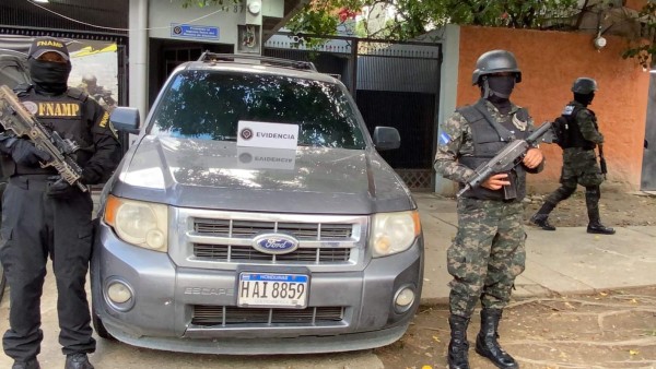 Dinero, drogas, armas y libretas contables decomisaron a 'El Pepo' y a 'El Camarón' en el Valle de Sula