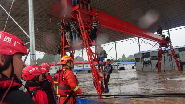 FOTOS: Devastadoras lluvias en China dejan muertos y desplazados