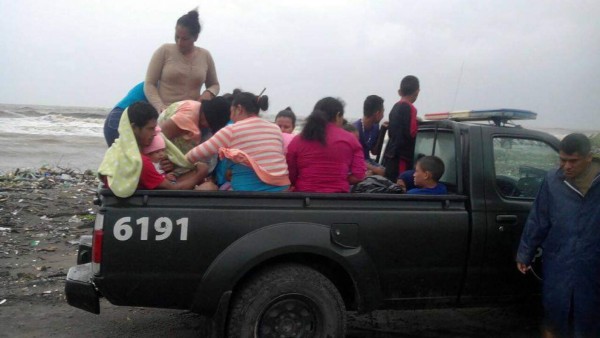 Honduras con el agua hasta el cuello por fuertes lluvias