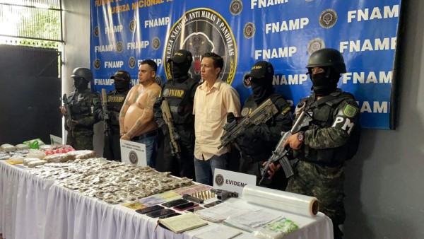 Dinero, drogas, armas y libretas contables decomisaron a 'El Pepo' y a 'El Camarón' en el Valle de Sula