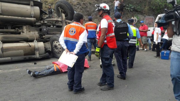 El accidente en la salida al sur de la capital en fotos