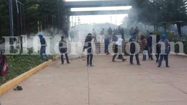 Así fue el desalojo de estudiantes que protestaron a favor de Kevin Solórzano