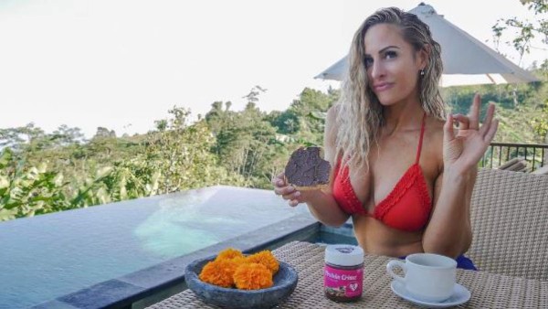 Rebecca Burger, la sensual chica fitness que murió haciendo crema chantilly