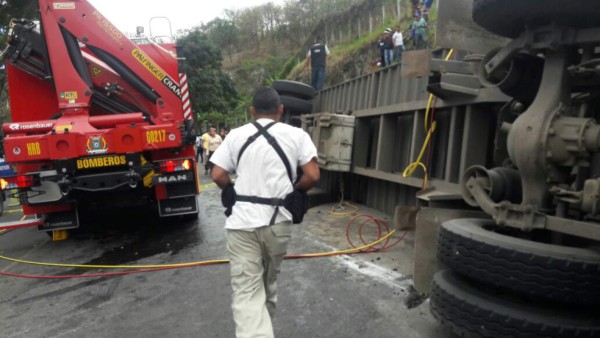 El accidente en la salida al sur de la capital en fotos