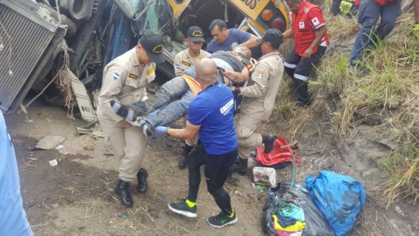 El accidente en la salida al sur de la capital en fotos