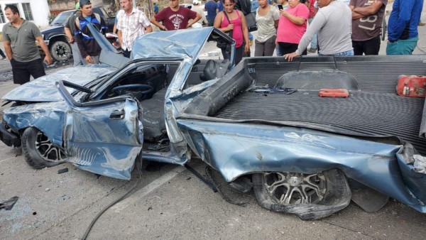 Impactantes fotos del aparatoso accidente de rastra en Siguatepeque