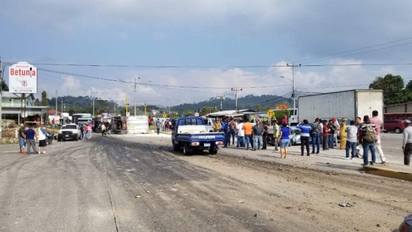 Impactantes fotos del aparatoso accidente de rastra en Siguatepeque