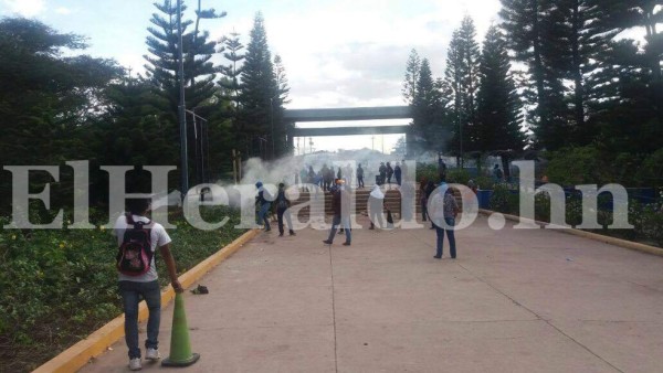 Así fue el desalojo de estudiantes que protestaron a favor de Kevin Solórzano