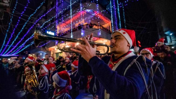 Navidad atípica en el mundo: hubo festejos sin fuegos artificiales ni abrazos (FOTOS)