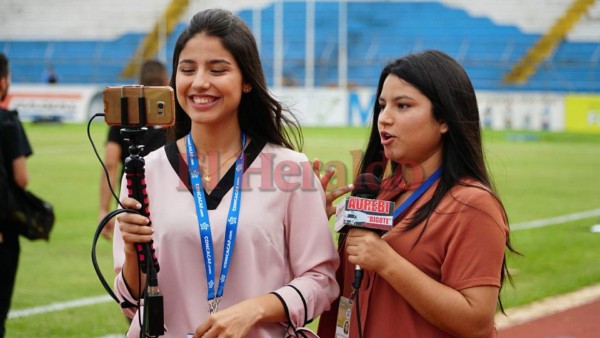 Guapas hondureñas invaden el estadio Olímpico en la final Real España vs Motagua