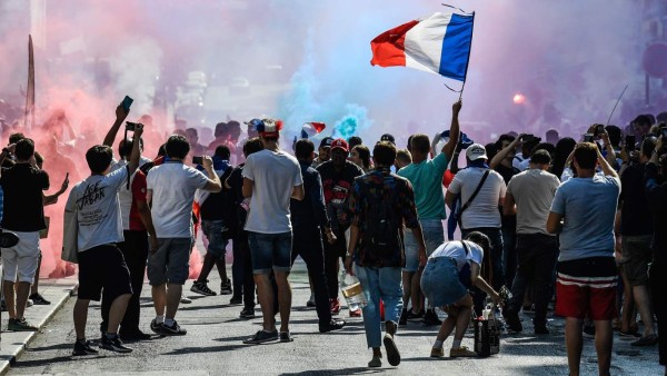 FOTOS: La locura en París tras la coronación de Francia como campeón del Mundo en Rusia 2018