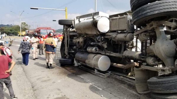 Impactantes fotos del aparatoso accidente de rastra en Siguatepeque