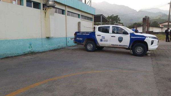 Las imágenes del violento enfrentamiento que dejó un policía muerto en Yoro  