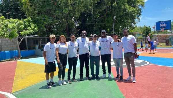 Fundación Alberth Elis restaura centro deportivo en Chamelecón