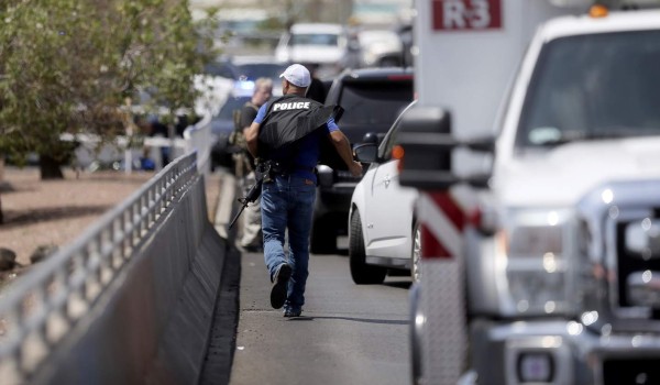 FOTOS: Desconsuelo, lágrimas y dolor entre los familiares de las víctimas de la masacre en un centro comercial de El Paso, Texas