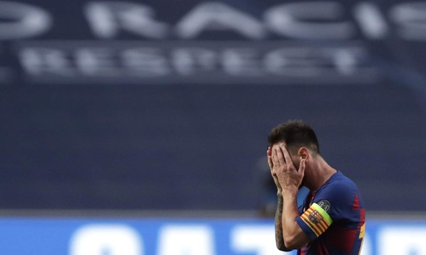 Cabizbajo, impotente y frustrado: El Messi humillado frente al Bayern