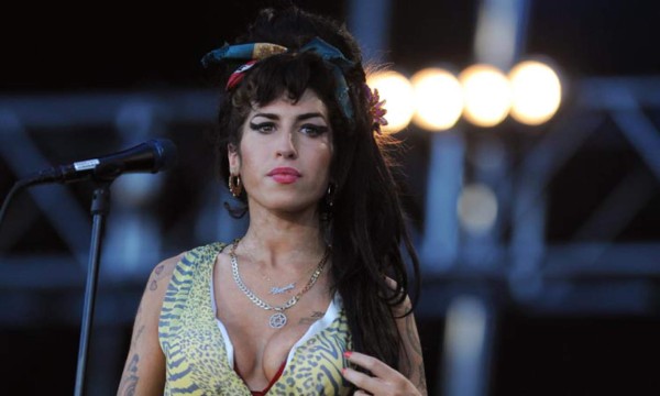 Amy Winehouse, la potente voz apagada por la soledad, las drogas y el alcohol