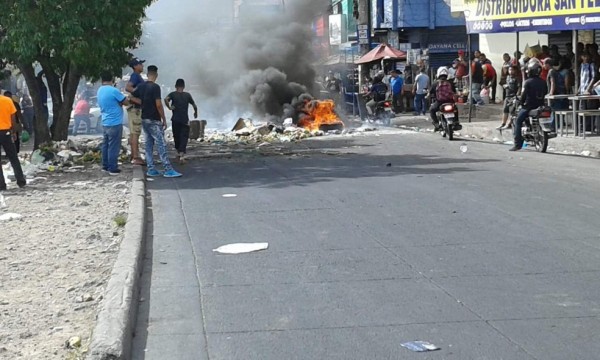 FOTOS: Así amanecieron las calles de la capital hondureña tras intensa noche de protestas