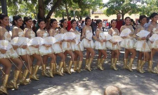 Nuestros lectores comparten fotos de sus lindas palillonas ¡En Honduras hay belleza!