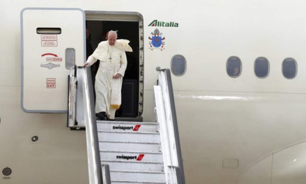 FOTOS: Así fue la llegada del papa Francisco a Chile