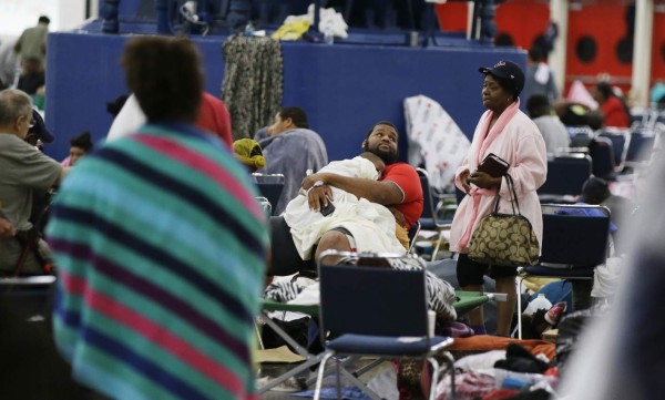 Abarrotados lucen los albergues de Texas tras el paso de Harvey