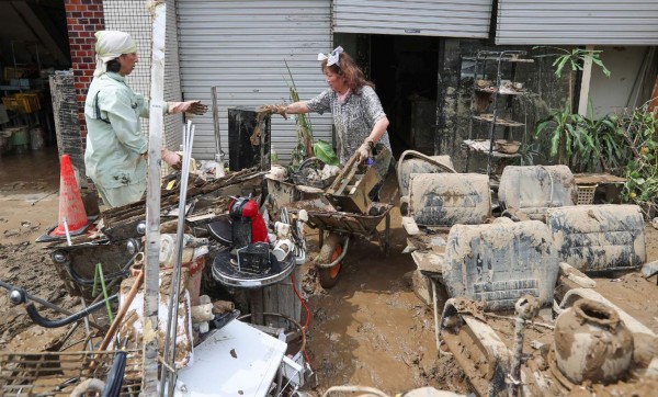 Imágenes de la devastación y dolor que dejan inundaciones en Japón