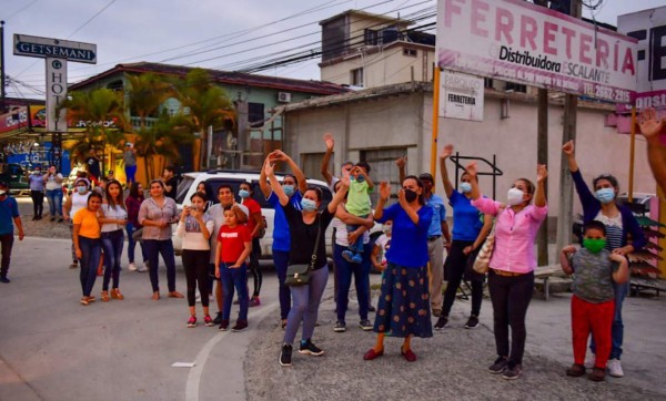 ¡Lágrimas y gratitud!: Hondureños agradecen a El Salvador por ayuda humanitaria (FOTOS)