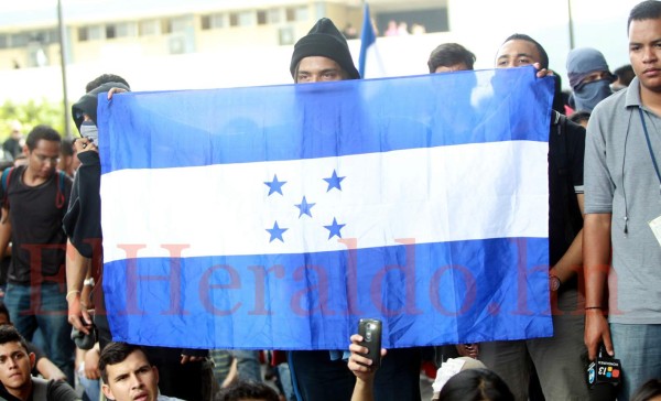 FOTOS: Nuevamente suspendidas las clases en la UNAH y los estudiantes se manifestaron así