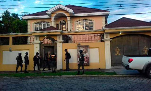 'Operación Fortuna' llegó a exclusivas residenciales de San Pedro Sula y aseguró mansiones