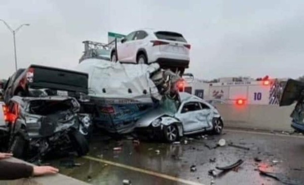 Impactantes imágenes del aparatoso accidente de 75 carros en autopista de Texas